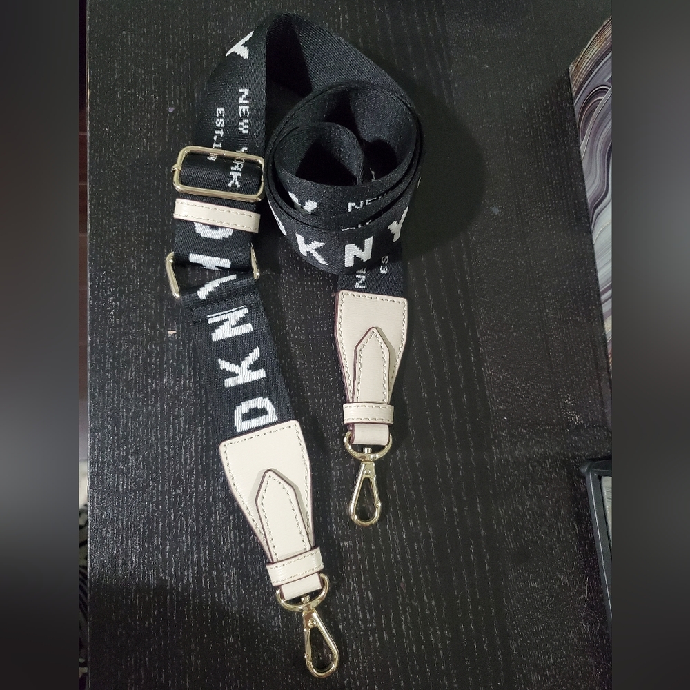 DKNY handbag replaceable strap
